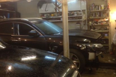 Утепленный 3-Х этажный гараж , оборудован под сервис . Площадь первого этажа 47 кВ.м. Яма для ремонта , стапель , , вытяжка и прочее. Двое ворот . Площадь второго и третьего этажа 20 кВ.м каждый этаж. Комната отдыха , скважина для воды . 