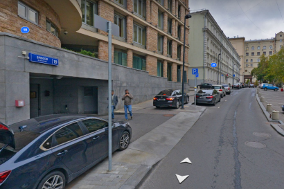 Машиноместо Брюсов переулок, 19